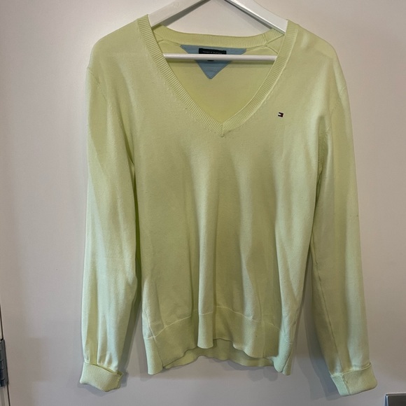 Tommy Hilfiger sweater - Picture 2 of 4